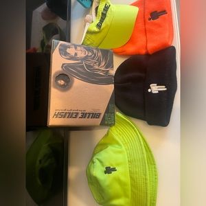 Billie Eilish Bundle / Contains 2 beanies, 1 Hat, 1 Buckets hat and 1 doll